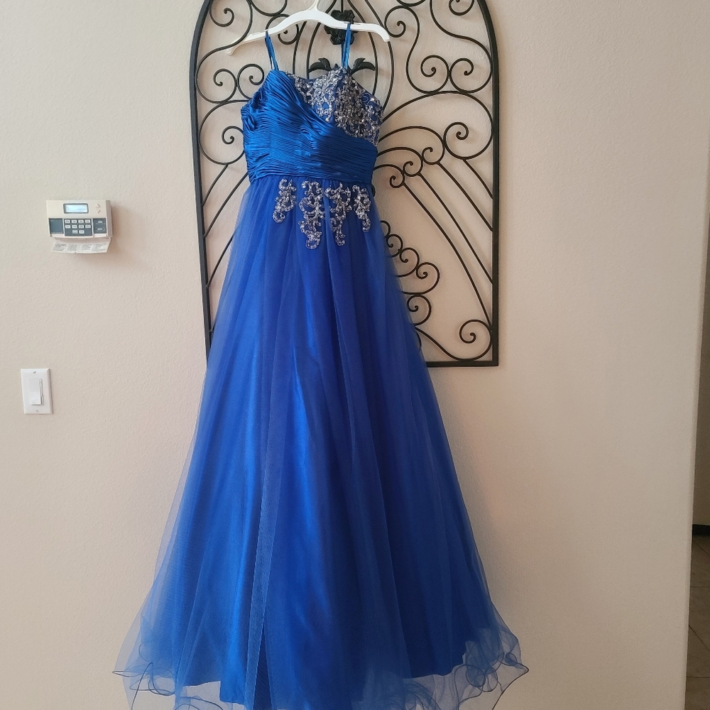 Ballroom gown blue tulle dress. Size 0. Full length. Silver Sparkles.